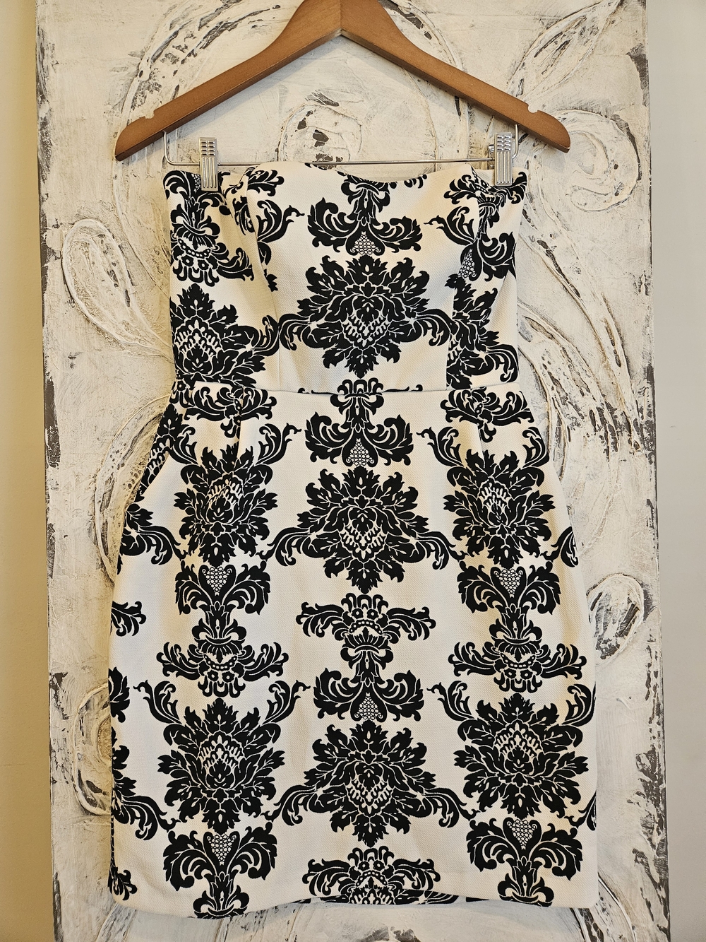 buttons Black & White Strapless Damask Sheath Dress